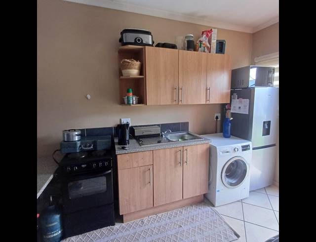 2 BEDROOM TOWNHOUSE RENTED IN RIVERSDALE